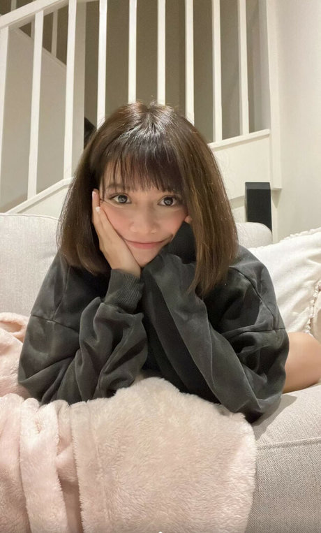 Eeeveenara model porn images