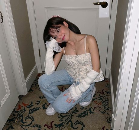 Eeeveenara high quality model image