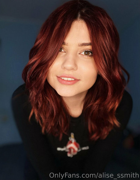 Alie Smith hot star pics