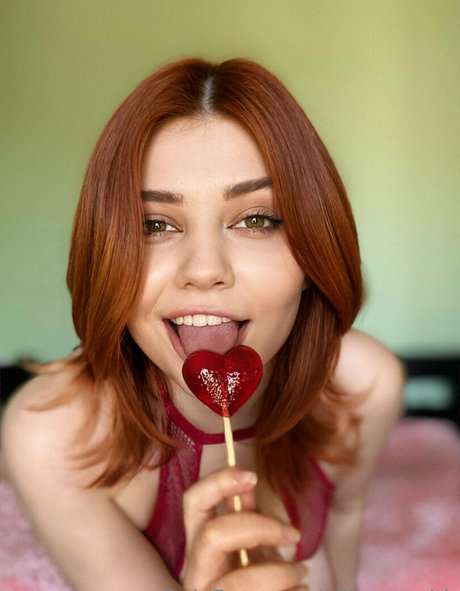 Alie Smith beautiful model picture