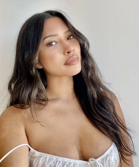 chubby blonde onlyfans xxx pictures