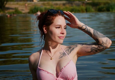 denlyasha star hot image