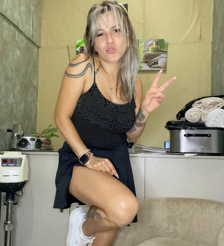 Dani Botan star pretty pics