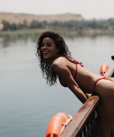 Bella Campos erotic actress gallery