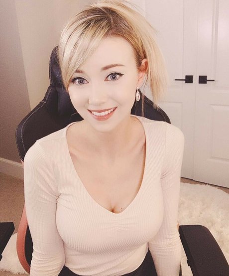 Dizzykitten sexy pornstar pic