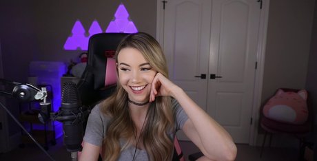 Dizzykitten model beautiful gallery