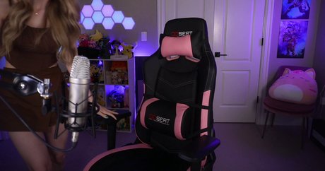 Dizzykitten pornographic model pictures