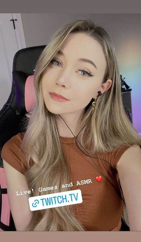 Dizzykitten adult model gallery