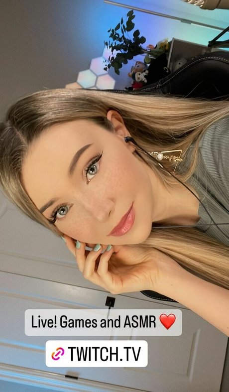 Dizzykitten pornographic star image