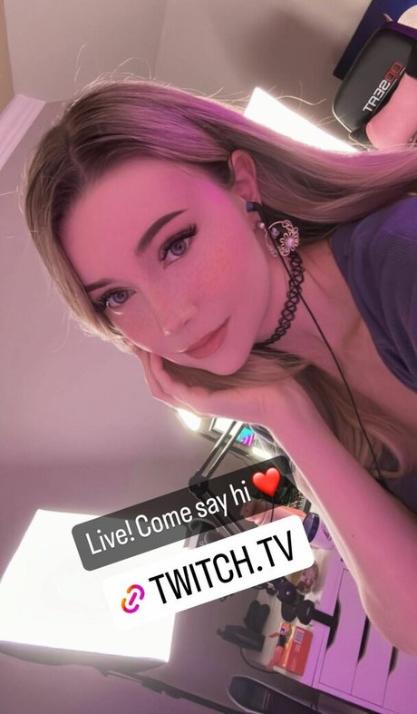 Dizzykitten hd pornstar photos