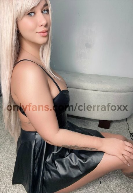 cierrafoxx nude pornstar images