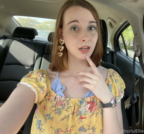 blissfulellie model best pic