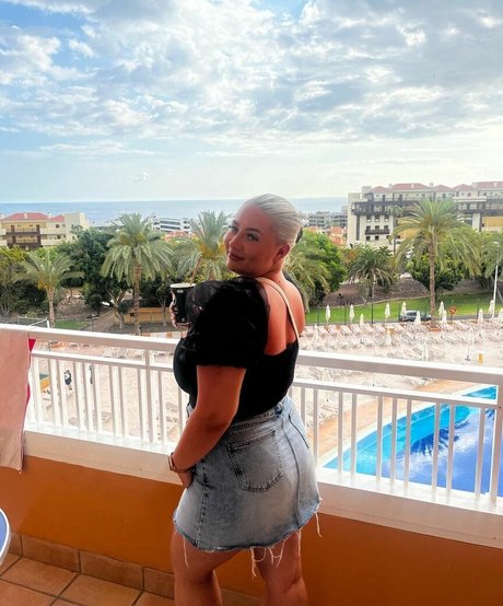 chelsea leigh Profile pic