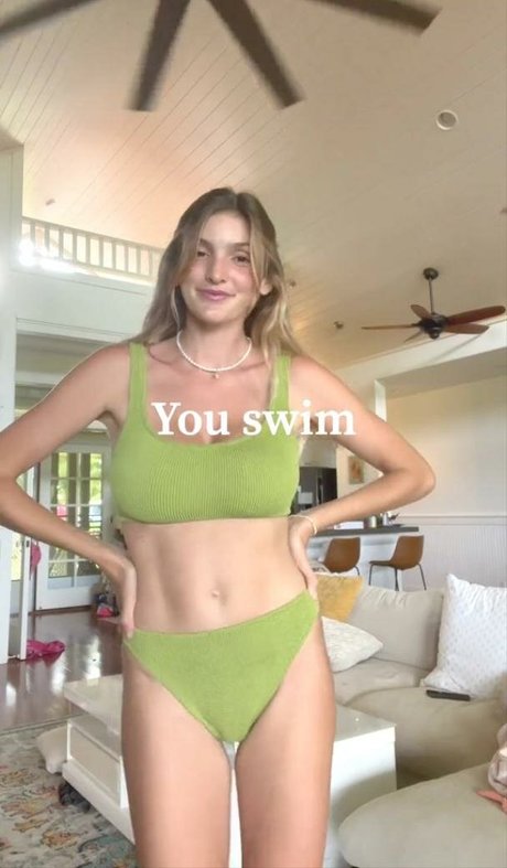 Isabella Abell model top pic