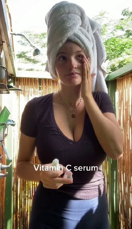 Isabella Abell perfect star pictures