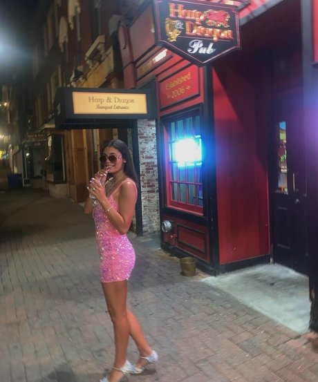 Nicole Fatone hd model photo