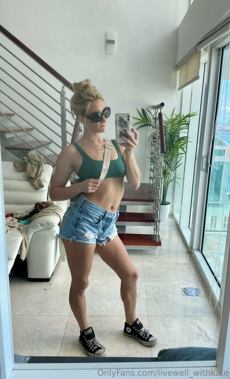 livewell withkate sex star pic