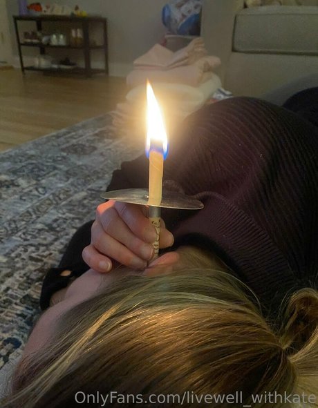 livewell withkate hot actress pic