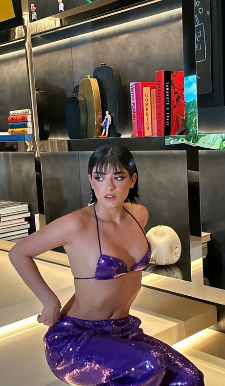 Dixie D Amelio perfect pornstar gallery