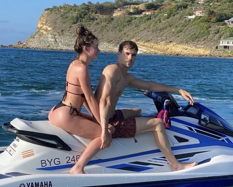 Lea Elui model top picture