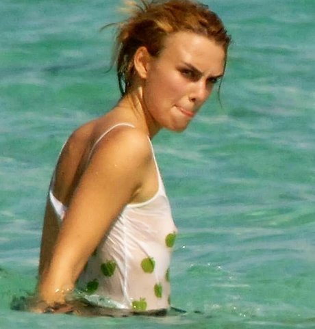 Keira Knightley model beautiful pics