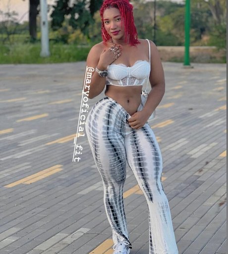 maryoficial fit star beautiful photo