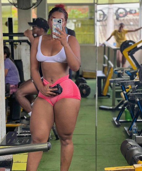 maryoficial fit high quality model photo