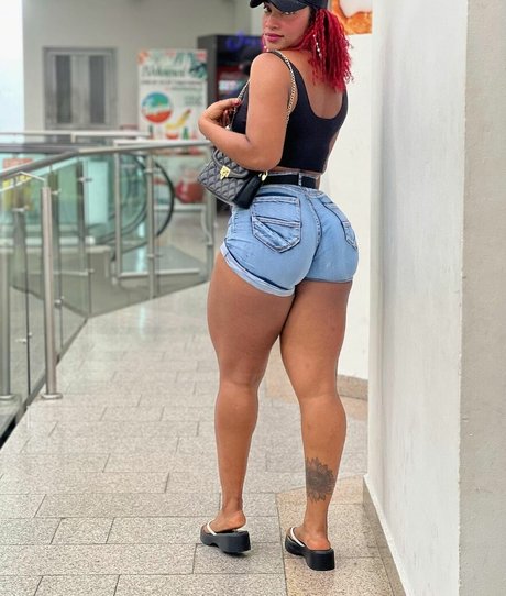 maryoficial fit nudes model photo