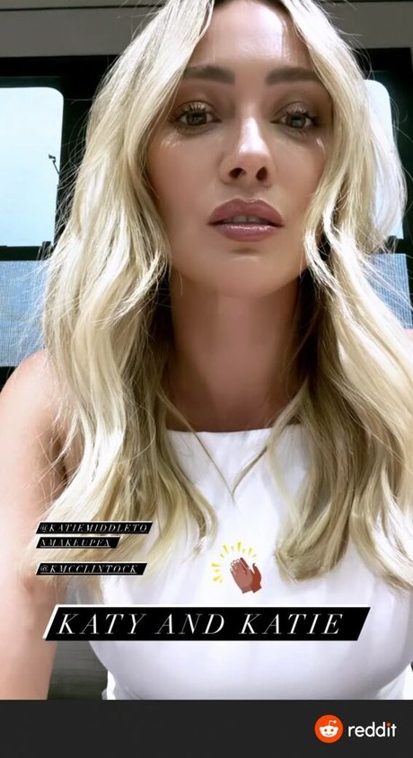 Hilary Duff model erotic img