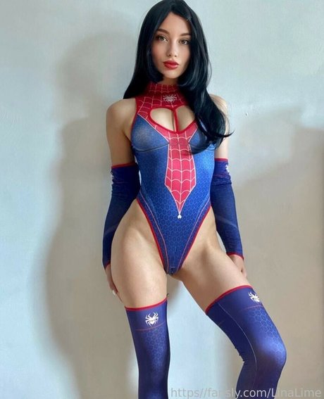 Linalime erotic model image