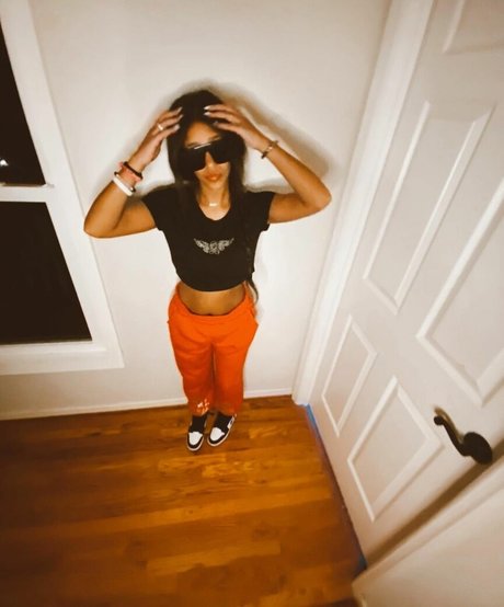 Lyla Troglin pornstar hd img