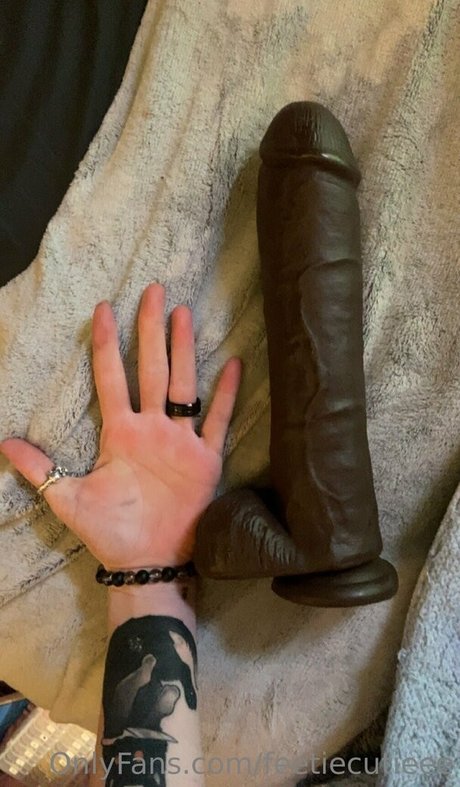 feetiecutieee naked star img