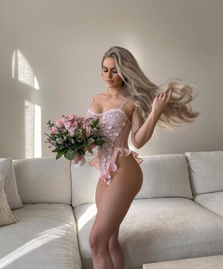 Anna Nystrom model beautiful pic