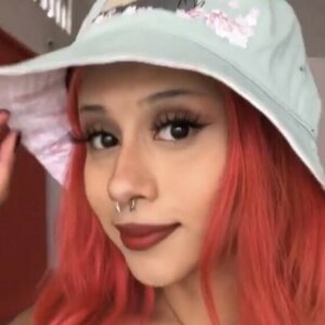 Kitt3nluvrr perfect model picture