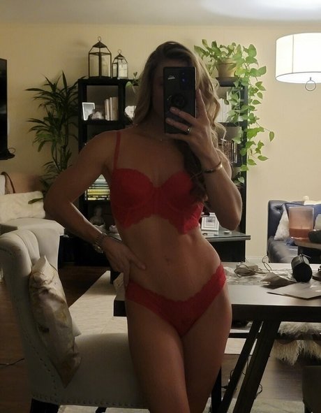 Nikki Leigh xxx pornstar pic