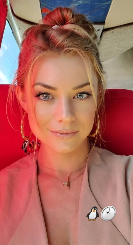 Nikki Leigh hd pornstar img