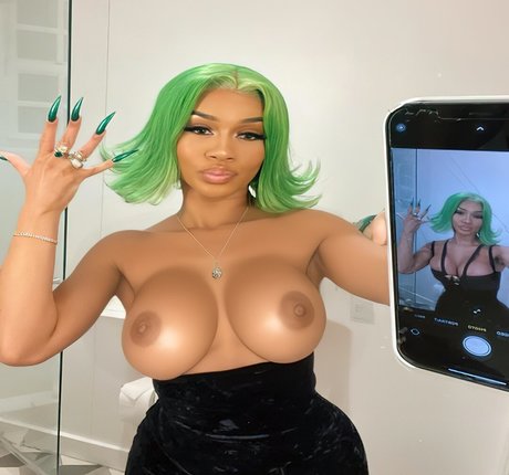 Saweetie star hd images