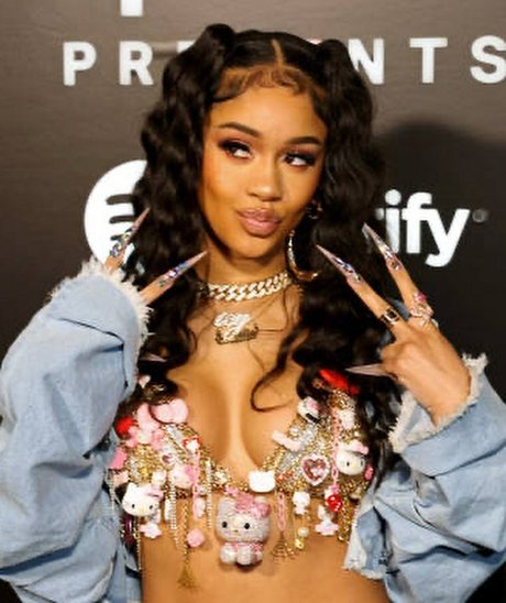 Saweetie star art pics