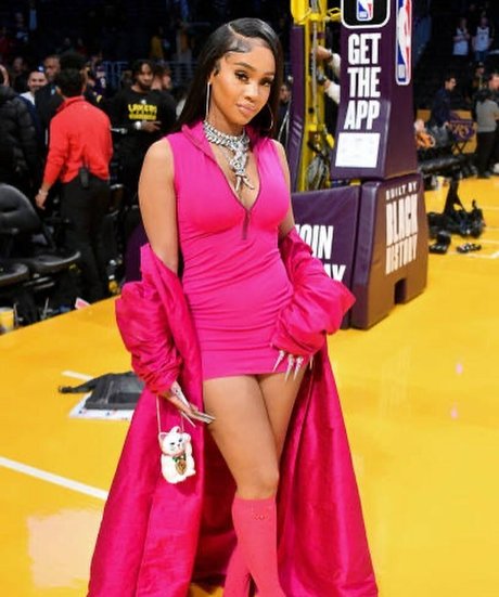 tiny asian onlyfans nice images