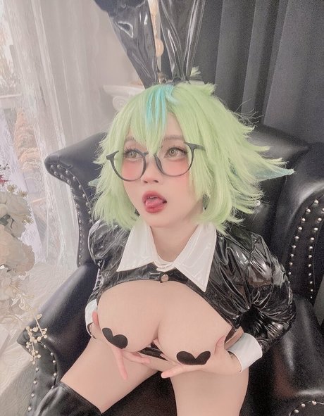 Yuki Hiino sexy model pictures