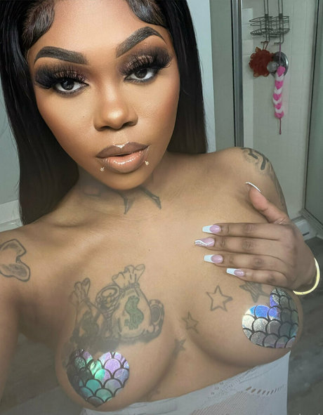 fmereloaded nude pornstar img