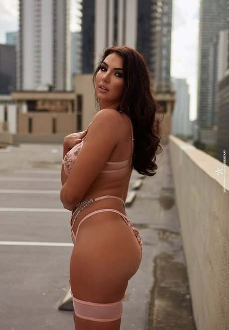 female midget onlyfans pornos photo