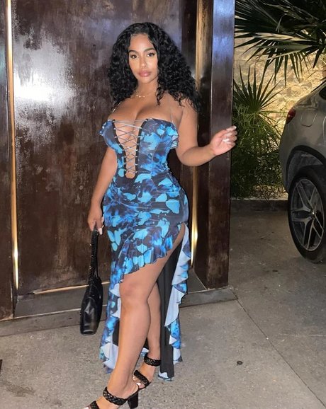 Ayisha Diaz xxx model img