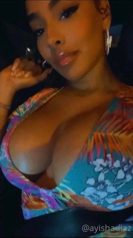 Ayisha Diaz sexy star picture