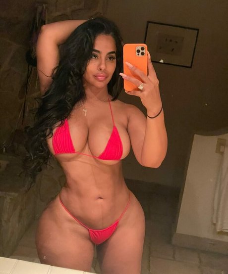 Ayisha Diaz pornstar adult pic