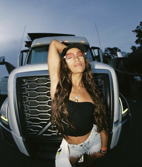 Sasha Banks star images