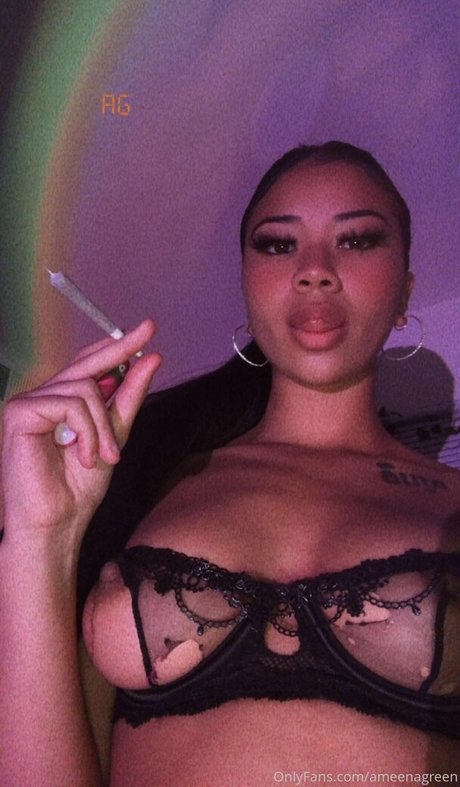 ameenagreen erotic model img