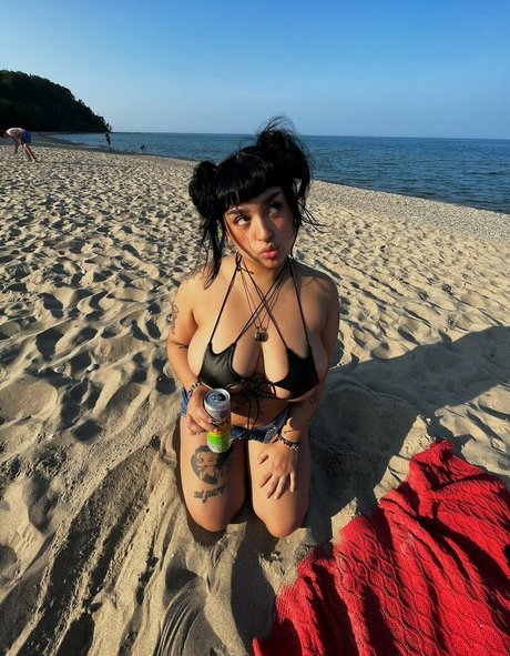 strawbewyswing model sex gallery