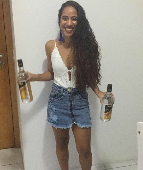 camilaferreirai top actress img