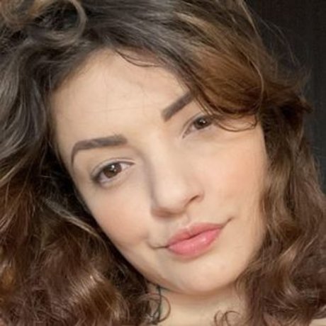 Julia Prado model hot img